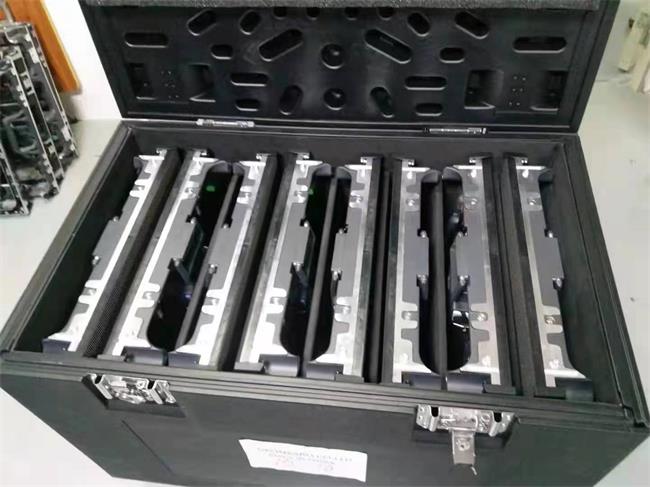 �еC����